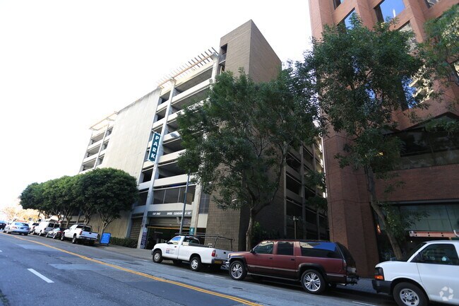 Photo - One Steuart Lane