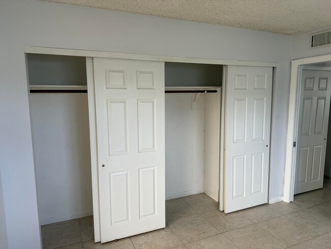 Photo - 178 Sheffield I Unidad H