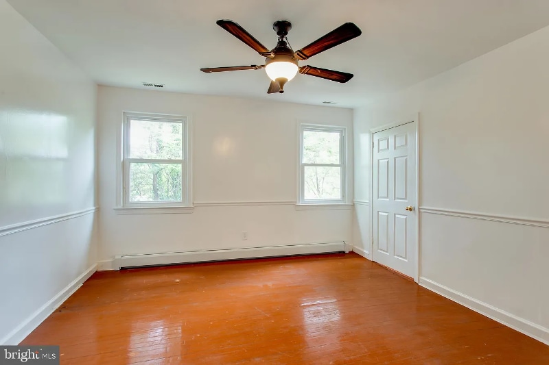 Photo - 301 Loureiro Ln