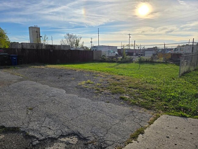 Photo - 667 E Woodrow Ave