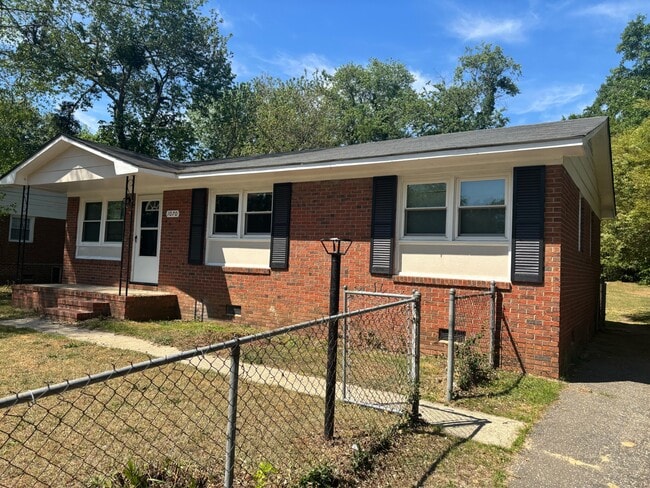 Photo - 1070 Rulnick St
