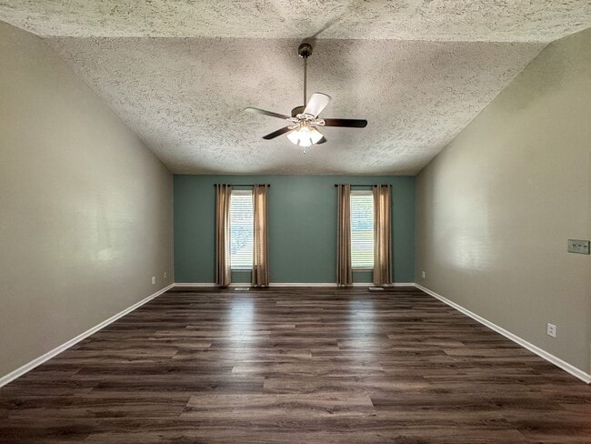 Photo - Lovely 3 Bed 2 Bath Home with Bonus Room