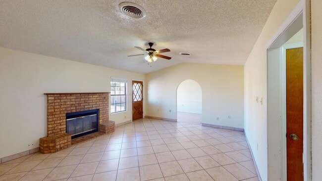 Photo - 3-Bed / 2-Bath - Less than 10 minutes from Holloman AFB!