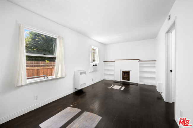 Photo - 9016 1/2 Harratt St Apartment