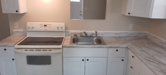 Photo - 160 Hudson Ave