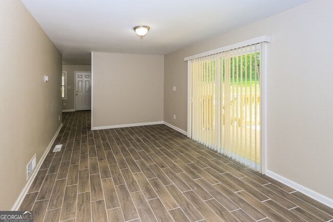 Photo - 160 Allenwood Rd