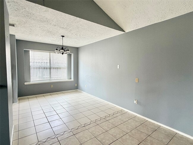 Photo - 13419 Klamath Falls Dr