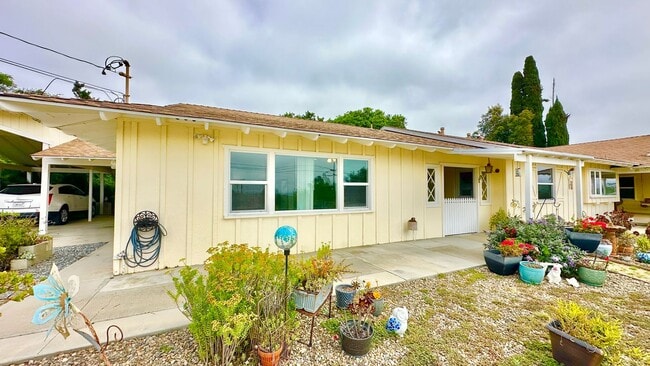 Beautiful Guest House Unit, Newer Construc... - Beautiful Guest House Unit, Newer Construc...