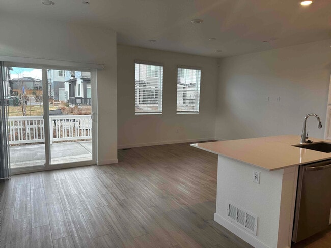 Photo - 5392 Euclid Dr