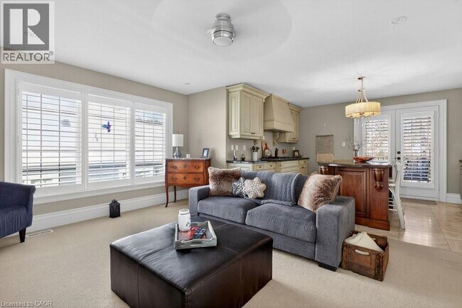 Photo - 847 Long Dr Unité Upper