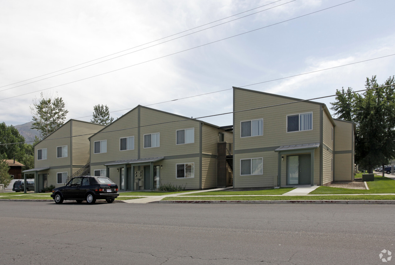 Photo - Francis Peak View Apartments