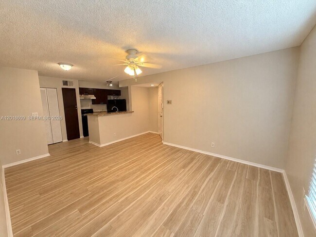 Photo - 2900 S University Dr Unidad 9109