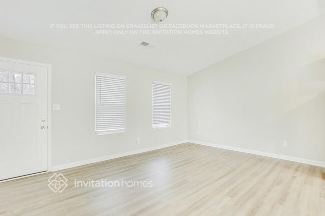 Photo - 834 Forest Path