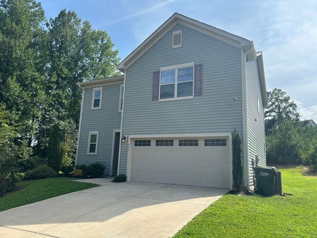 Building Photo - 3 Bed | 2.5 Bath House in Clayton