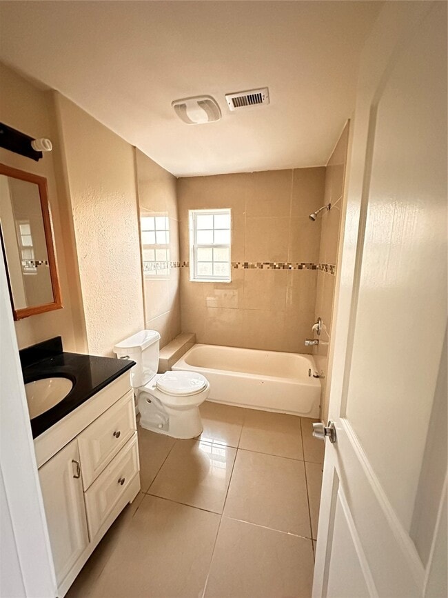 Photo - 2618 Hill Ave