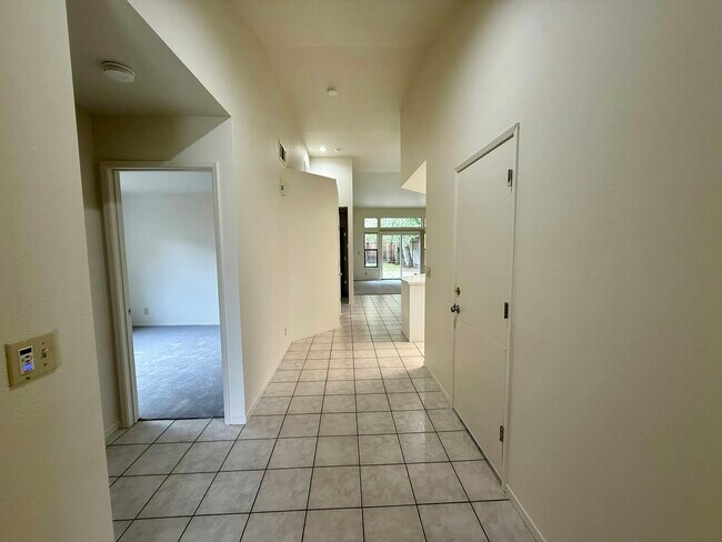 Photo - 620 Oriole Ave