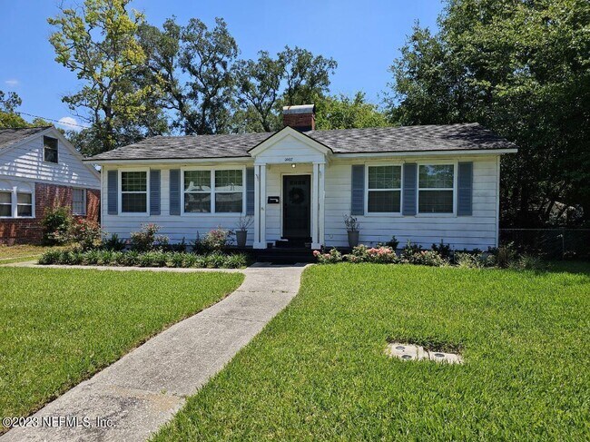 Building Photo - 1007 S Shores Rd