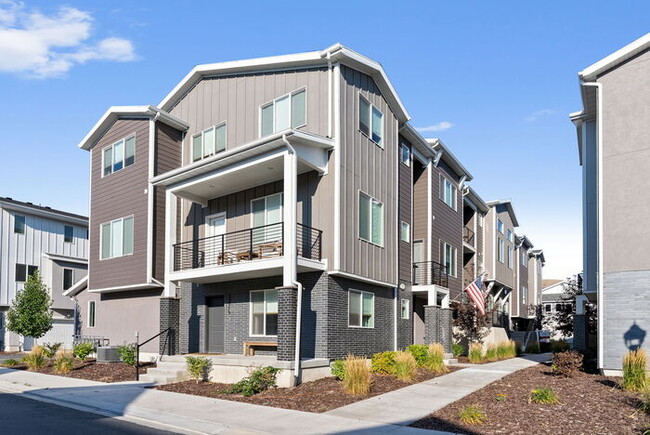 Building Photo - Coming Soon!