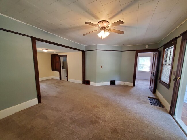 Photo - 722 W 10th St House
