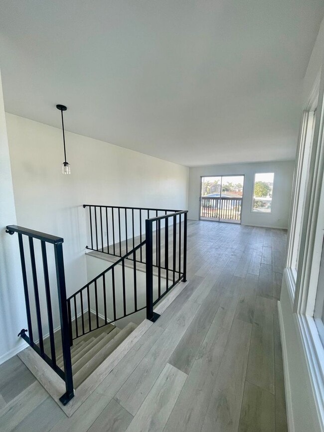 Building Photo - 2175 Pierpont Blvd Unit 2175 Pierpont Bl