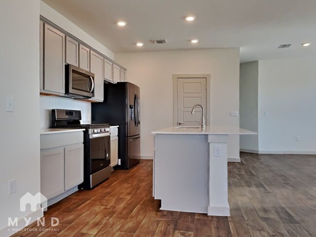 Photo - 3029 Egan Dr House