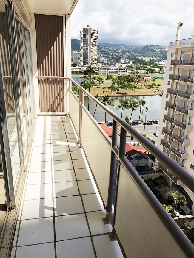 Photo - Waikiki - 1 bed 1 bath  w/ Parking - Utili... Unit 1003