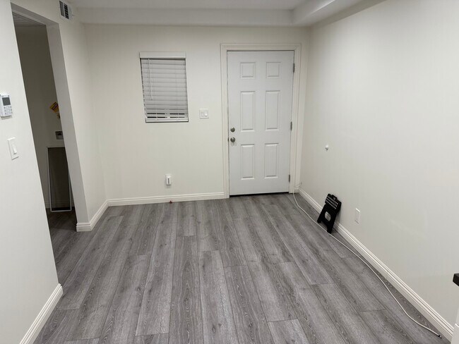 Photo - 6850 Quinton Ln Unit 0.5