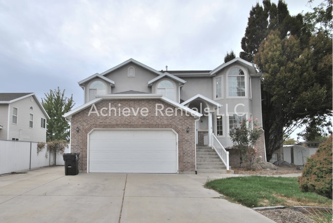 Building Photo - 587 N 1775 W