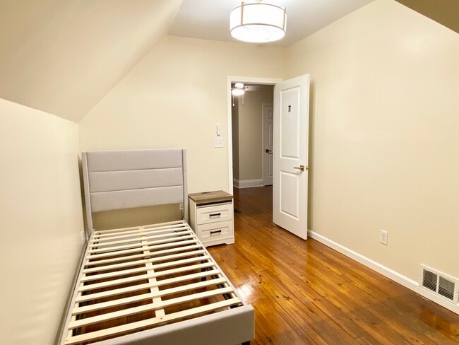 Photo - 1372 Neil Ave