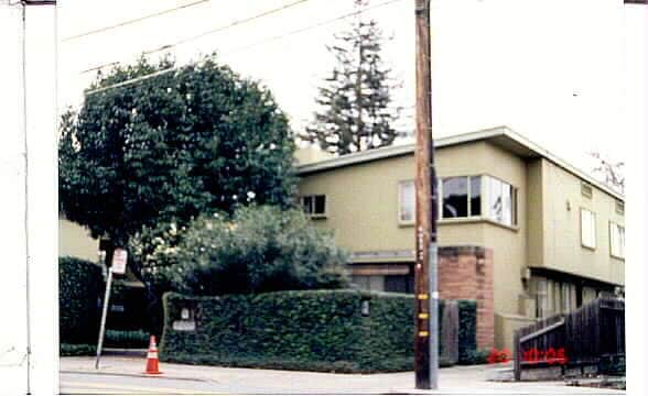 430 Ravenswood Ave