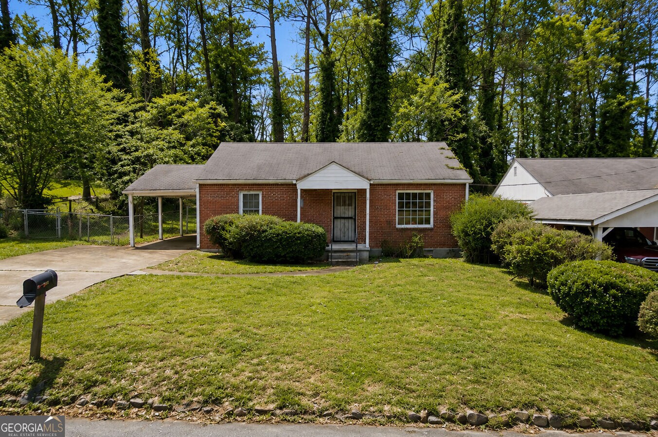 Photo - 1295 Westmont Rd SW