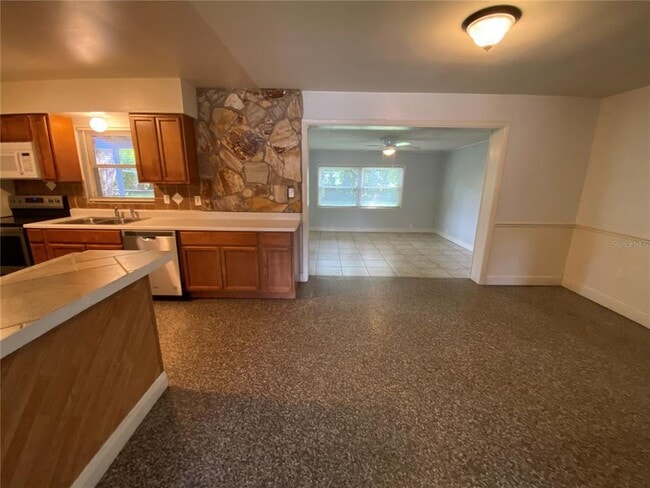 Photo - 2606 Aloma Ave