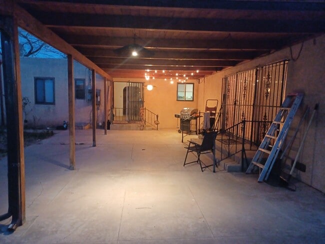 Photo - 3009 Delano Pl NE