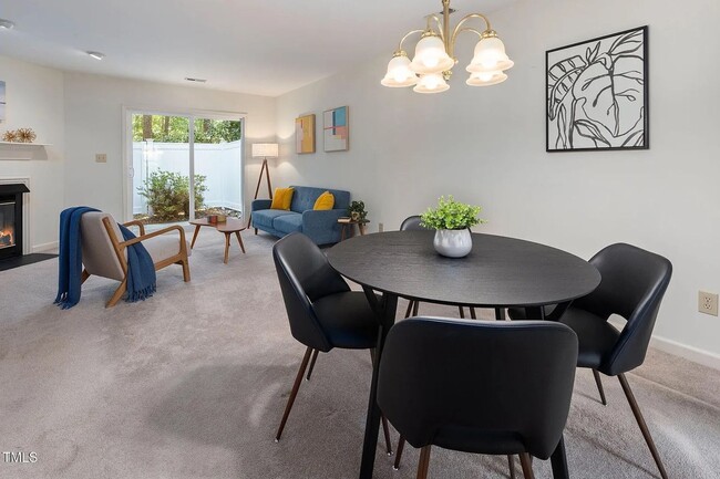 Photo - Townhouse in Woodcroft!