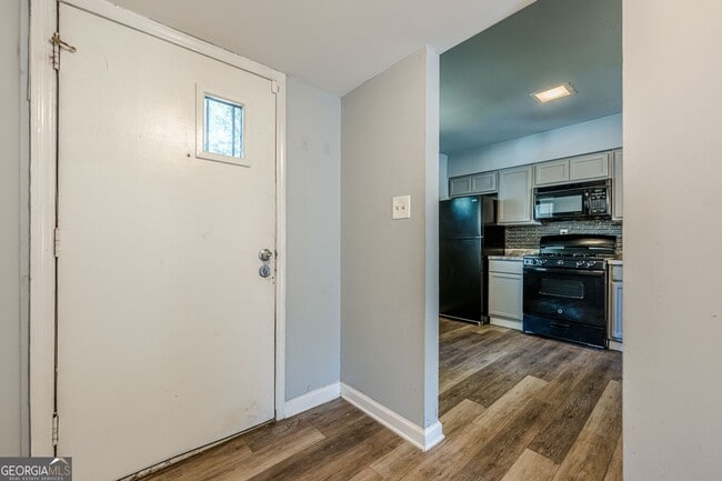 Photo - 2016 Oak Park Ln