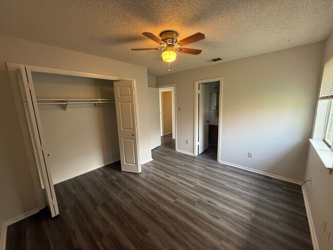 Photo - 512 Willowbend Cove Unit 1