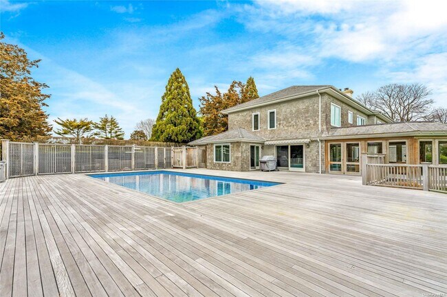 Photo - 13 Quogo Neck Ln