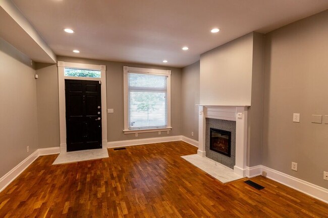 Photo - 221-223-223 Thurman Ave