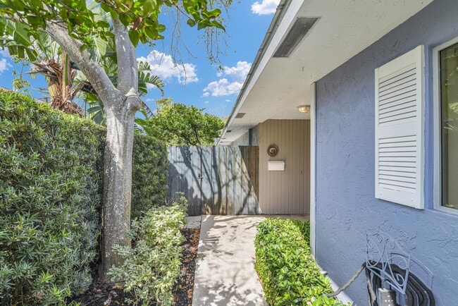 Photo - 908 NE 8th Ave