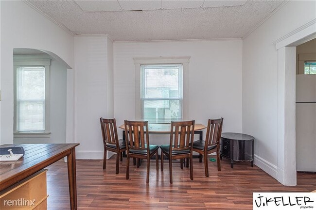 Photo - 909 Woodlawn Ave