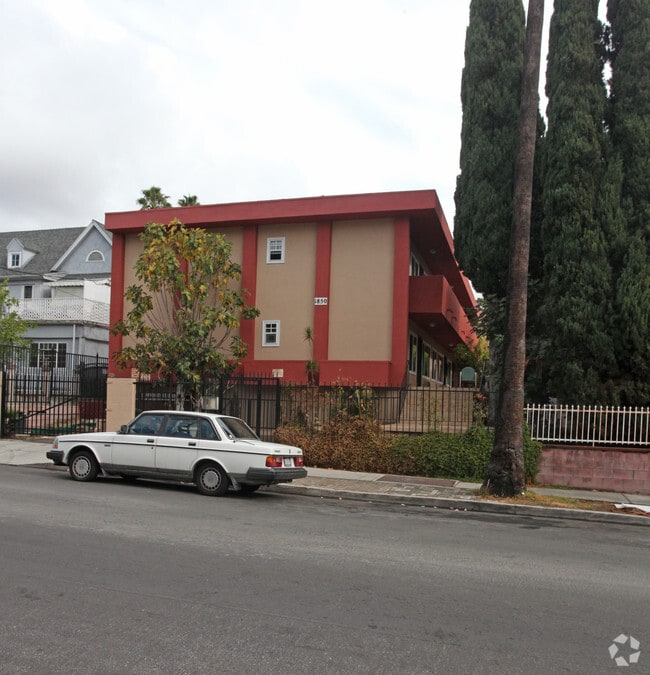 1850 N Van Ness Ave Apartments For Rent in Los Angeles, CA