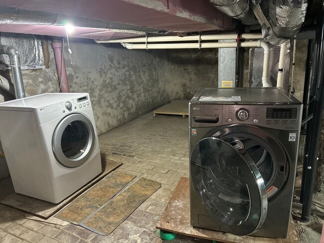 Photo - 723 W 13th St