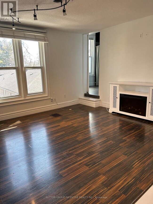 Photo - 322 Codrington St Unit 3