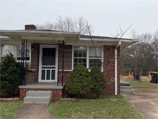 Building Photo - 205 White Oak Dr Unit B