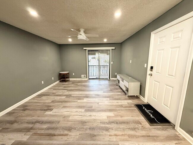 Photo - 12 Colonial Ct Unidad 12