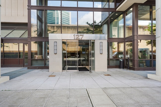 Building Photo - 127 Greyrock Pl Unit APT 1409