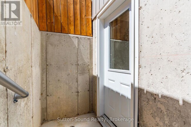 Photo - 486 Dawson St