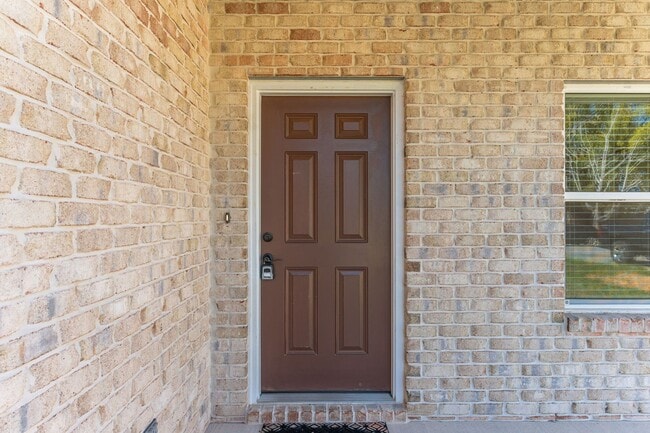 Photo - Beautiful Brick 4 Bedroom in Niceville!