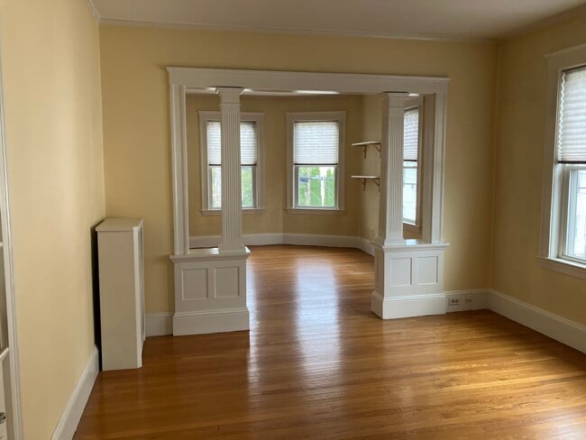 Building Photo - 37 Endicott St Unit 3 Rental