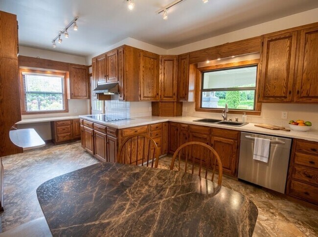Photo - 792 E Badger Rd
